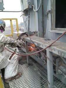 Ventajas de los servicios certificados de soldadura y reparación mecánica compleja para su colector de polvo industrial